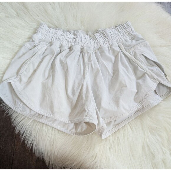 Lululemon Tracker Short IV *2-way Stretch 4" White W7FFXS Size 6 - Picture 1 of 6